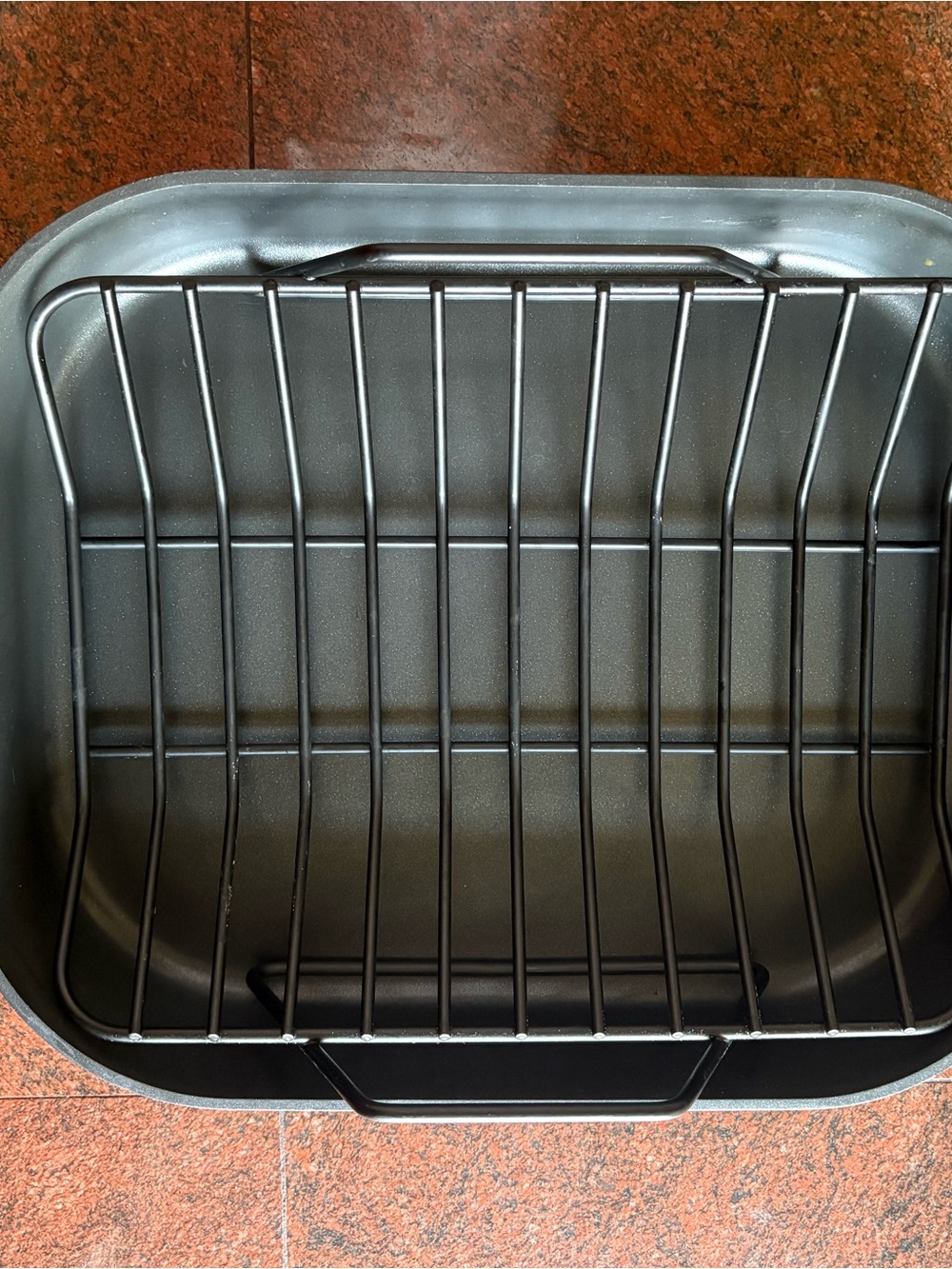Black Non-Branded Roasting Pan with Removable Rack